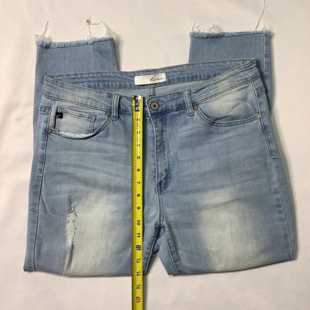 KanCan Distressed Light Wash Raw Hem Crop Jeans Size 15 / 31 - Picture 7 of 9